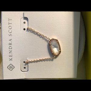 Kendra Scott Elisa necklace. New in box